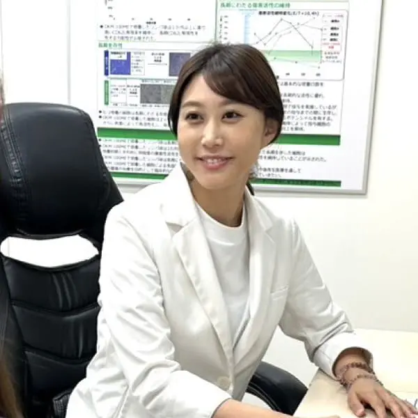 えり先生のポートレート写真